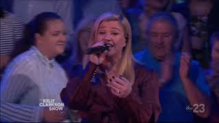 Kelly Clarkson sings quotChandelierquot Sia Cover Live Concert Performance September 13 2019 HD 1080p [upl. by Buatti]