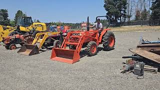 Kubota L2850 Tractor Loader [upl. by Eilasor967]