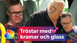 Gänget gör sitt yttersta för att muntra upp Frasse  Välkommen till Köping  discovery Sverige [upl. by Kehoe]