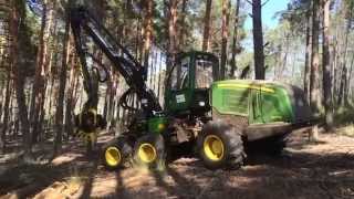 JOHN DEERE 1070E Procesando pino I GUIFOR [upl. by Lerraj154]