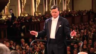 Beethoven Symphony 2 1 Orquesta Filarmónica de Viena Chr Thielemann [upl. by Murvyn]