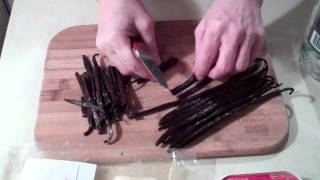 How to make homemade vanilla extract [upl. by Helmut]