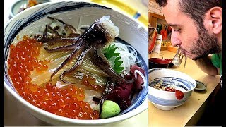 Mangio donburi con calamaro vivo che ancora si muove  Hakodate Giappone [upl. by Eignav]