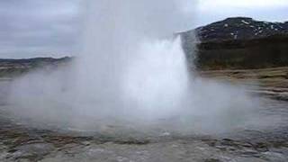 Ijsland geiser Strokkur [upl. by Sidras]