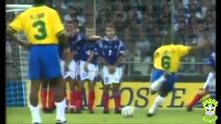 Incrível gol de Roberto Carlos pela Seleção [upl. by Yajiv87]