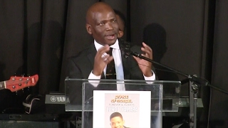 Hlaudi gatecrashes Lundi Tyamaras memorial to sing his own praises [upl. by Petronille]