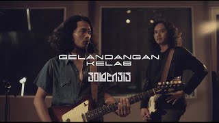 SOLOENSIS  Gelandangan Kelas   Berlapis Live Session [upl. by Homovec]