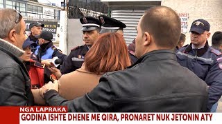 Report TV  Tensionohet përsërsi situata mes banorëve dhe policisë në Laprakë prishet banesa [upl. by Dnivra76]