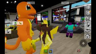 AtenciónNuevo video😜 Encontré a un pokemon como yo en Brookhaven🤩Guau Charmander🧡✨️💫🌙 [upl. by Adnawyek]