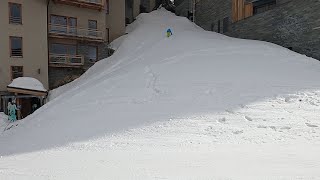 Green LINK from Tignes 2100 to Chaudannes lift called CENTRE  SLOPE AT THE END  Apr 2023 [upl. by Evad767]