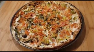 الكيش بالكراث والطماطم وصفة سهلة، اقتصادية ولذيذة  La quiche aux poireaux [upl. by Nedac576]