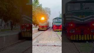 5up Green Line Overtakes 7up Tezgam at GhakharTrainologypakistanrailways trainspeed geu20 [upl. by Eisak]