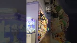 Hawaii Klaws claw machine arcade walkthrough Westminster deserted shop Mall California 11112024 [upl. by Aroz]