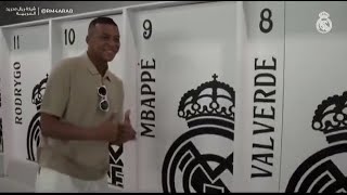 LES PREMIERS INSTANTS DE MBAPPE DANS LES VESTIAIRES DU REAL DE MADRID lemandatv africa new [upl. by Ahsimal]