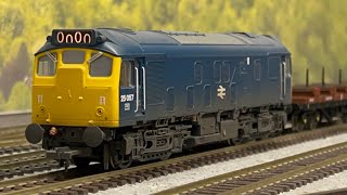 New Bachmann Class 25 with DCC Sound [upl. by Gazo]