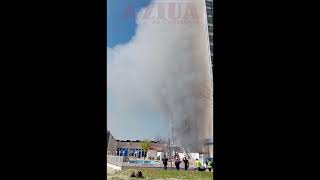 Incendiu la Hotel Parc din Mamaia Intervin pompierii [upl. by Nevanod442]