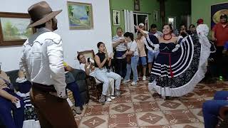 Grupo Folklórico quotUn Toque de Tradiciónquot  Bayardo Dame un Trago [upl. by Candy876]