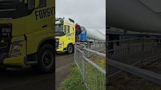 40m blade going over the bridge at Ardrishaig delivered by forsyth of denny [upl. by Lahey]