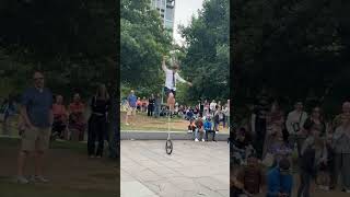 Unicyclist performance at London Eye unicycling unicyclist londonvlog londoneye outsidegamer [upl. by Bardo314]