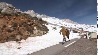 Running with traditional Algerian clothes Kachabia [upl. by Repohtsirhc407]