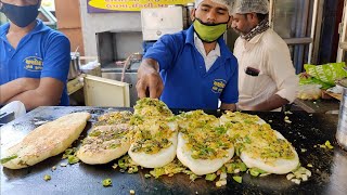 Rajkot Special Masala Kulcha  Cheese Garlic Kulcha  Indian Street Food [upl. by Honora]