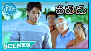 Allu Arjun Singeetam Srinivasa Rao Emotional Scene  Varudu Movie [upl. by Mcginnis]