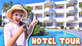 VLOG Dit is Mijn HOTEL  Hotel Tour [upl. by Cheyne849]