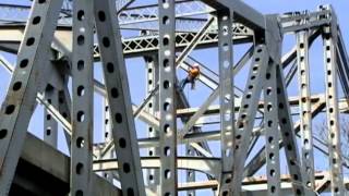 Crews inspect Brent Spence Bridge startle drivers [upl. by Edithe]