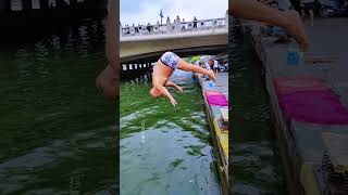 Quan Hongchans grandpa also dived at the Lion Grove Bridge It became popular The whole [upl. by Oxford367]