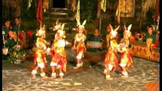 Balinese Kelinci Dance [upl. by Rodablas]