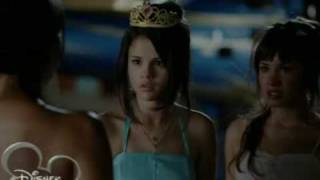 Clip Two Worlds Collide  Programa de proteção para princesas com Demi lovato e Selena Gomez [upl. by Ev]