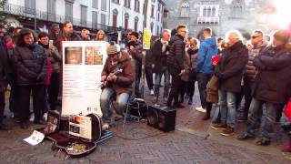 Marcello Calabrese  street guitarist  quotShine On You Crazy Diamondquot live in Bergamo 2017 [upl. by Aisorbma]