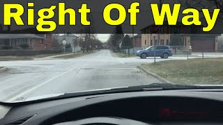 Who Has The Right Of Way At A 4 Way Stop [upl. by Llerrah]