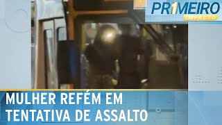 DF homem armado com faca faz passageira refém em ônibus  Primeiro Impacto 110923 [upl. by Publius]