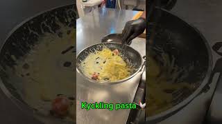 Kyckling pasta 😋 recept food matlagning restaurant matinspiration chef [upl. by Aicenad796]