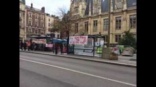 Rouen  un campement devant le palais de justice [upl. by Asikal]