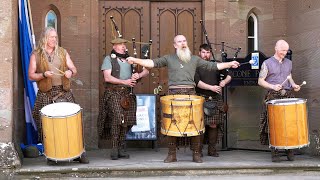 Scottish rebels Clanadonia keepin it tribal playing Hamsterheid in front of Scone Palace Scotland [upl. by Leanne]