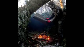 Winter bushcraft shelter survival bushcraft camp camping winter [upl. by Panaggio]