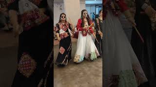 ઢોલ વાગે રે  dhol vage re  Nonstop Dandiya  Garba Dance Status  New Garba Dance trendinggarba [upl. by Xuaegram]