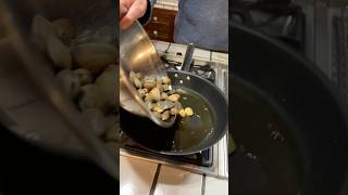 🇮🇹Prepariamoci per lo spaghetto alle vongole🇮🇹 parpachef pasta 360italymarket [upl. by Rammus203]