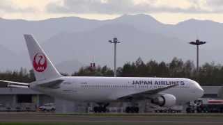 とかち帯広空港 JAPAN AIRLINES BOEING767300 JA8364 [upl. by Nlyak99]