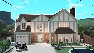 BUILDING A DETACHED UK HOUSE IN BLOXBURG [upl. by Yelyk770]