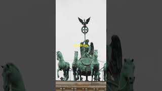 Warum das Brandenburger Tor eine falsche Quadriga hat 🧐🏛️brandenburgertor geschichte berlin [upl. by Adnotal]