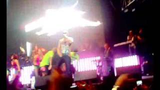 WISIN Y YANDEL LIVE MEXICO 2009  ME ESTAS TENTANDO [upl. by Phaidra52]