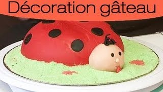 Comment faire une décoration en coccinelle sur un gateau [upl. by Aidualc819]