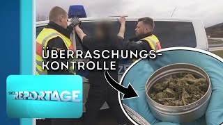 Zugriff per Hubschrauber Polizei stoppt Drogenschmuggler  12  Die SAT1Reportage [upl. by Chilton]