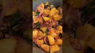 Ala thel dala  Sri Lankan Potatoe Fry  අල තෙල් දාලා potatofry tempered potatoes [upl. by Otho]