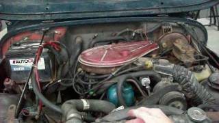 backfire 1 1982 Jeep 258 6 cylinder backfire through carb [upl. by Bolme773]