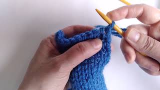 Comment relever des mailles dans un tricot [upl. by Haerdna713]