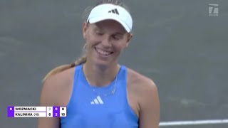 Caroline Wozniacki slams racket 🏸…and then …vs Anhelina Kalinina 🇺🇦 WTA Tennis Coverage 🎙️ 📰 [upl. by Scully387]